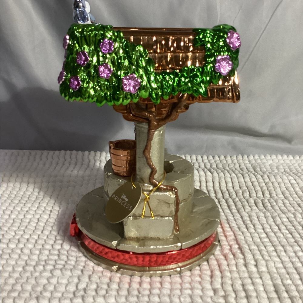 Bath & Body Disney 2025 Princess Snow White 3 Wick Candle AND Wish Well Holder - Picture 6 of 11